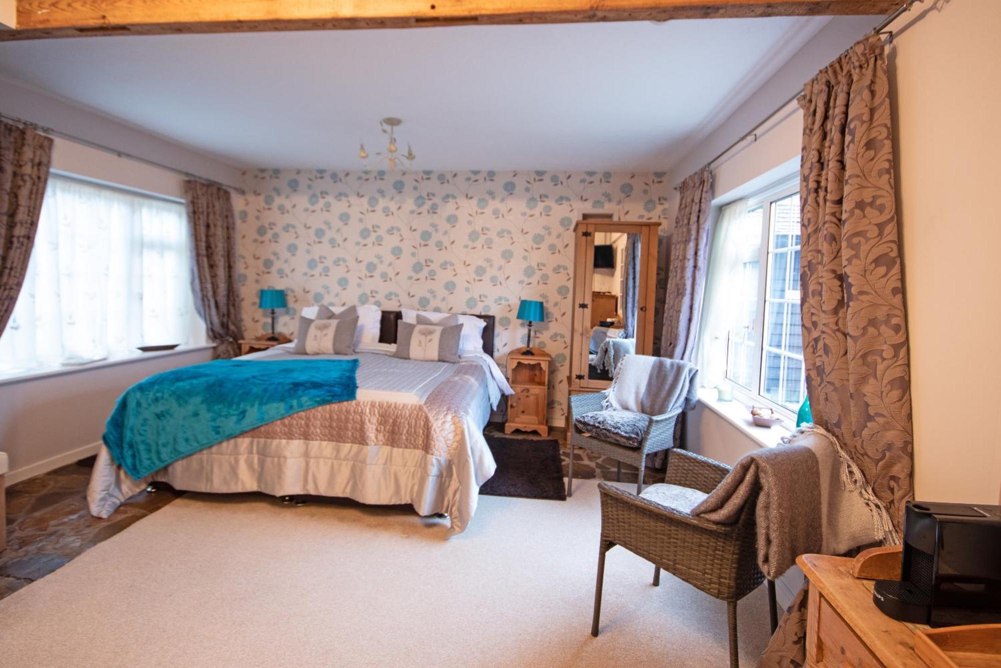 Magpies Lodge Slinfold Экстерьер фото