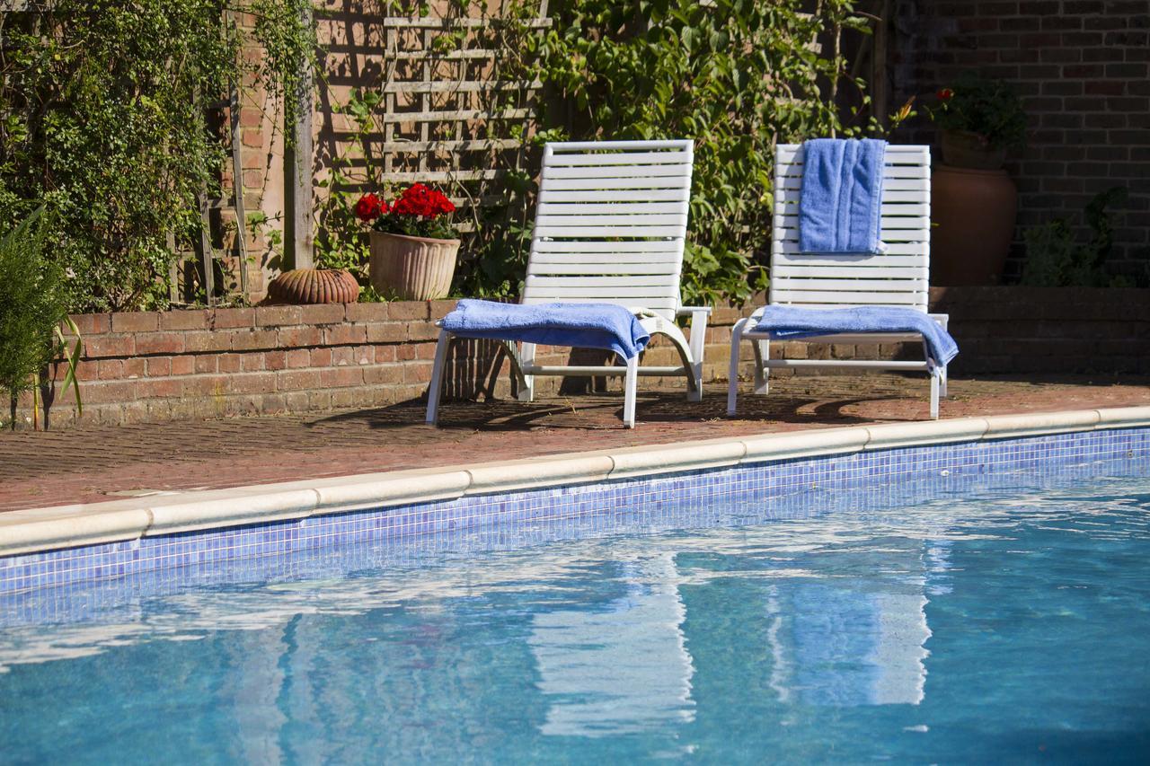 Magpies Lodge Slinfold Экстерьер фото