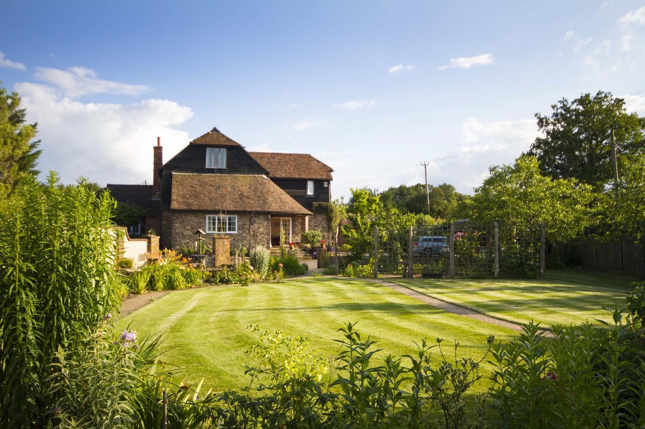 Magpies Lodge Slinfold Экстерьер фото
