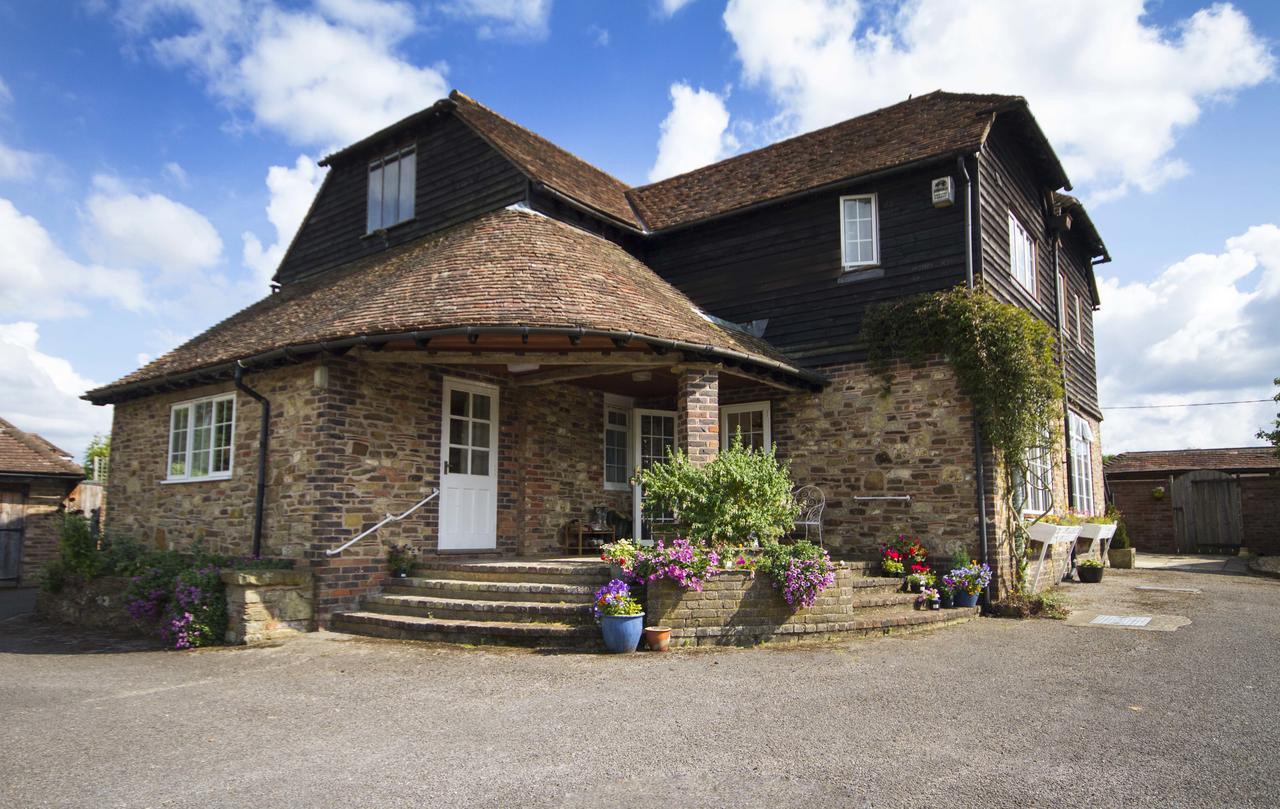 Magpies Lodge Slinfold Экстерьер фото